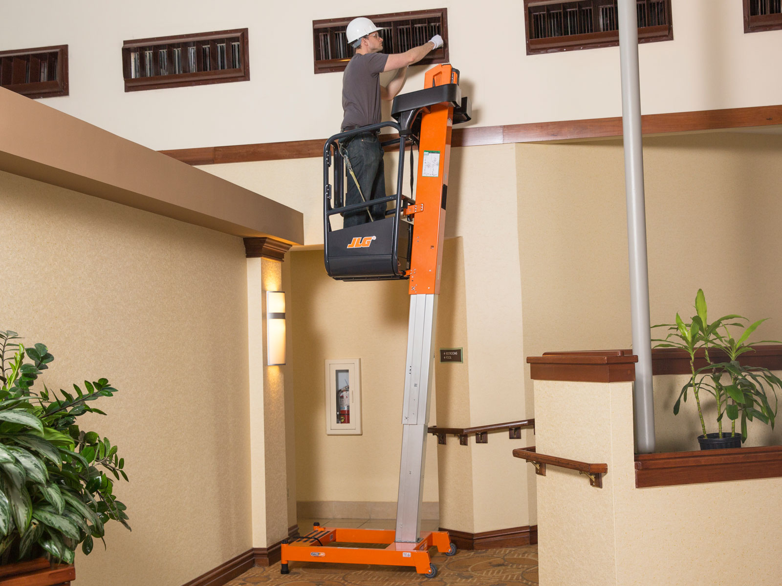 JLG FT70 PORTABLE LIFTPOD Buy or Rent Scaffolding